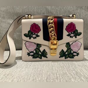 Gucci Sylvie Floral Bag